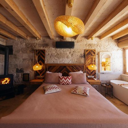 Azure Cave Suites - Cappadocia Göreme Zewnętrze zdjęcie