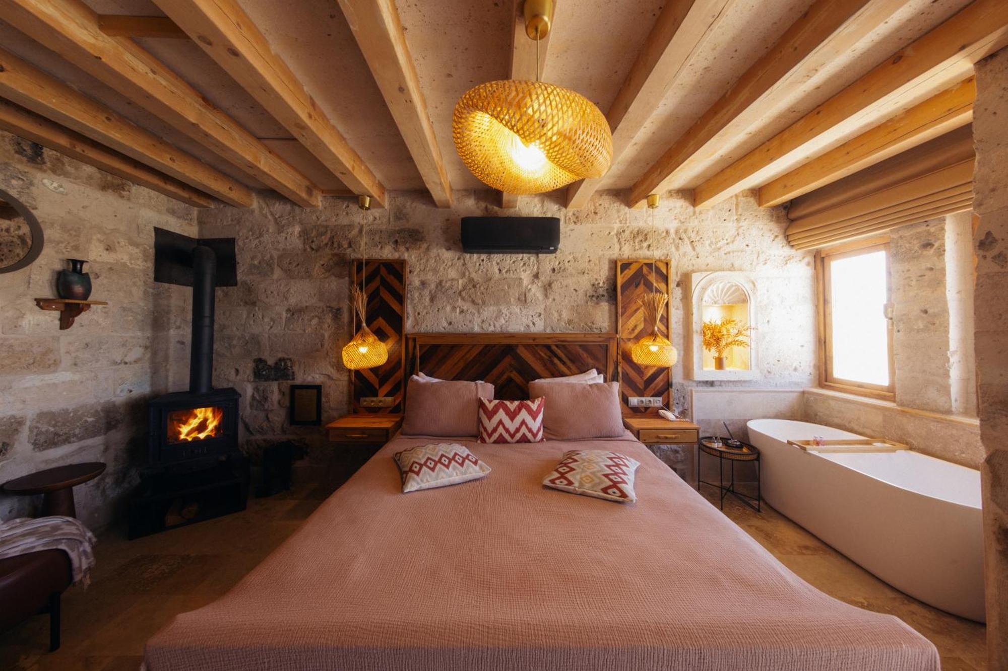 Azure Cave Suites - Cappadocia Göreme Zewnętrze zdjęcie